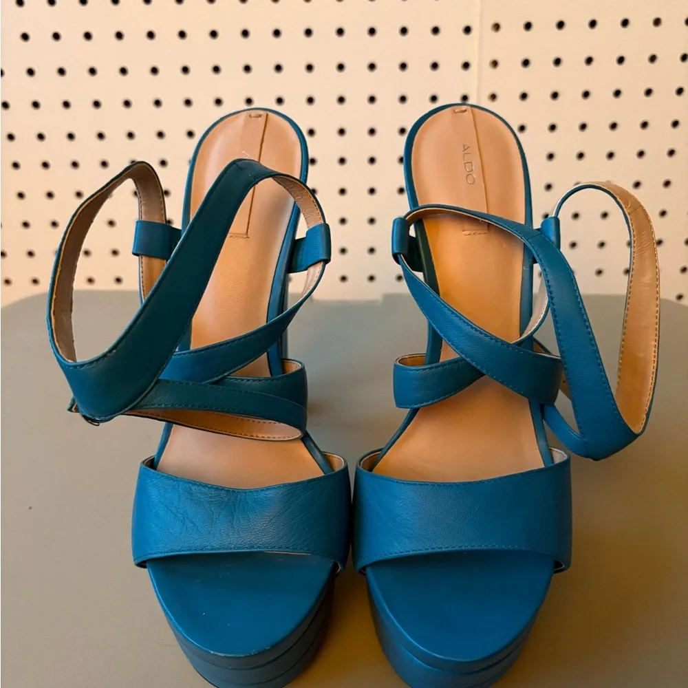 Aldo Teal Strappy Platform Heels size 8.5